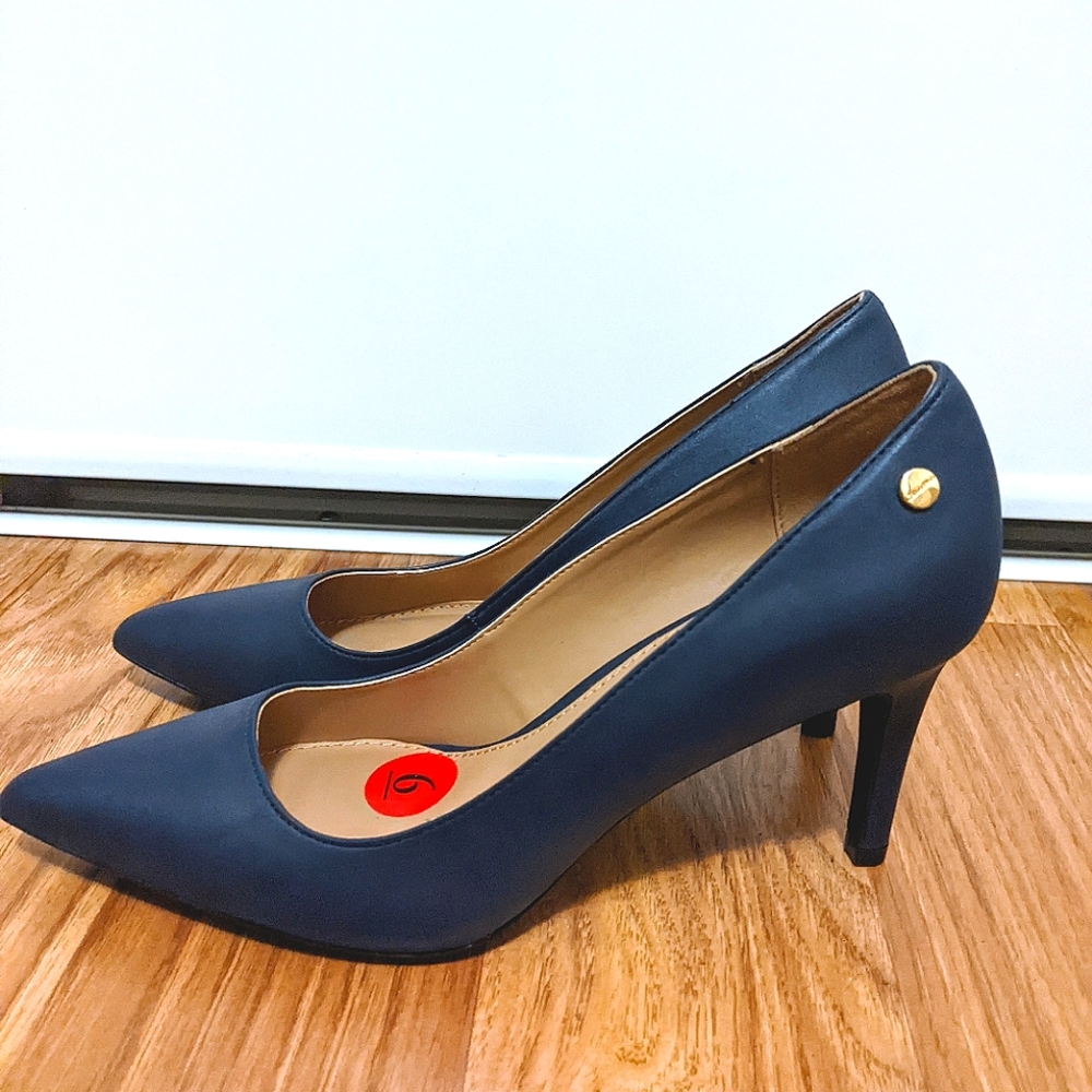 Calvin Klein Navy Brady Pumps